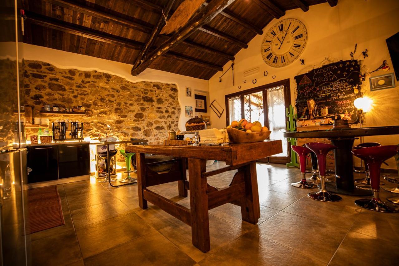 B&B Polvere Di Stelle Ummari Exterior photo